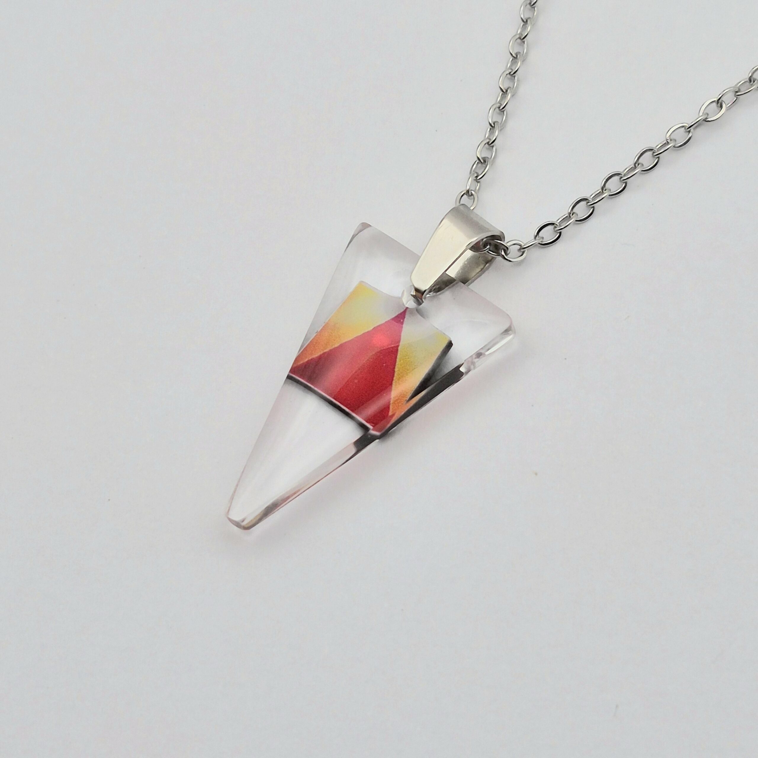 Pendant-Diamond-glass-thin-chain-scaled-1.jpeg